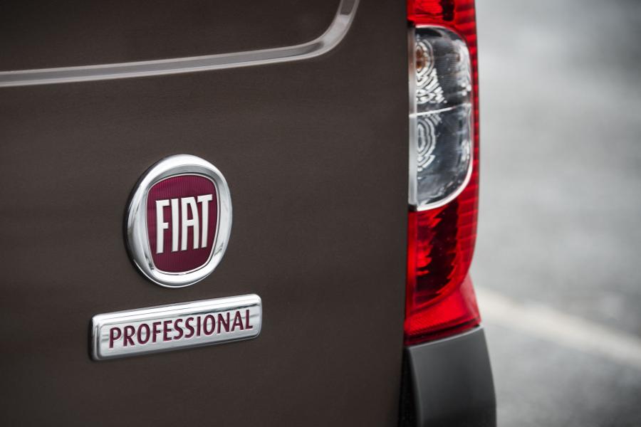 Логотип Fiat Fiorino Adventure (225) 2016 года  (UK) (фото 22 из 25)